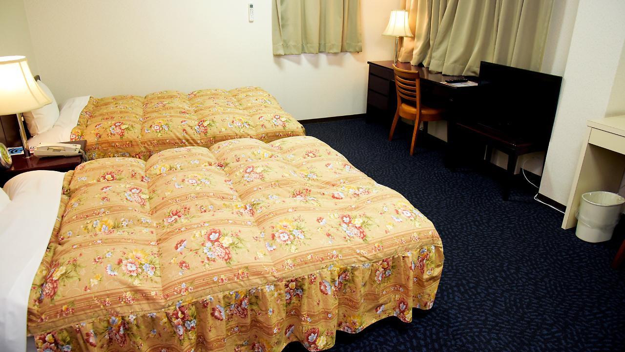 Business Hotel Shuttle Kumamoto Bagian luar foto