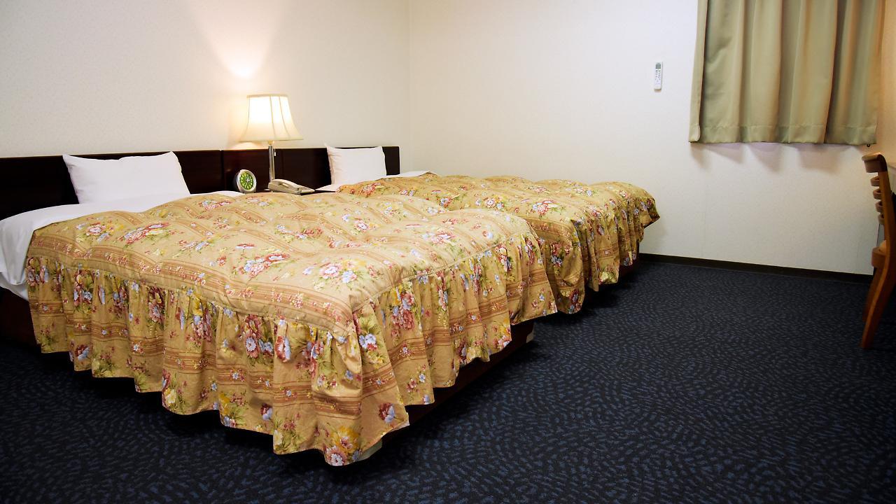 Business Hotel Shuttle Kumamoto Bagian luar foto